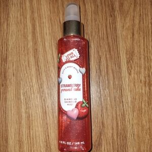 Bath & Body Works Strawberry Pound Cake Shimmer Mist
